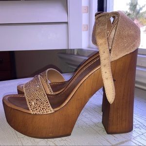 Italian Wood Platform Pump 7